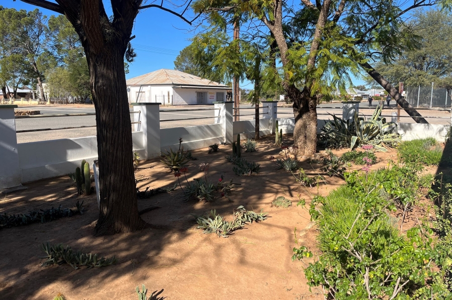 4 Bedroom Property for Sale in Steytlerville Eastern Cape